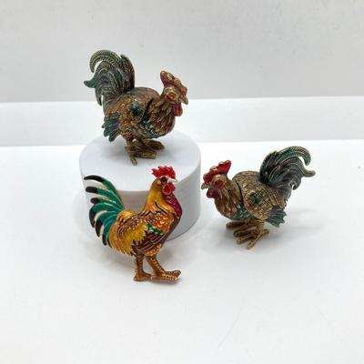 LOT 74: Trinkets and Trinket Holders - Brass Cricket Box, Handcrafted Trinket Basket, Occupied Japan Miniature Pottery, Roosters and...