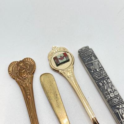 LOT 74: Trinkets and Trinket Holders - Brass Cricket Box, Handcrafted Trinket Basket, Occupied Japan Miniature Pottery, Roosters and...
