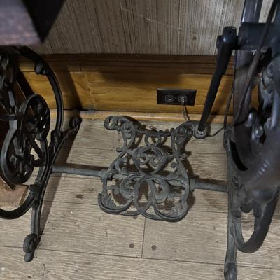 LOT 87: Vintage Wilcox & Gibbs Sewing Machine on Base.