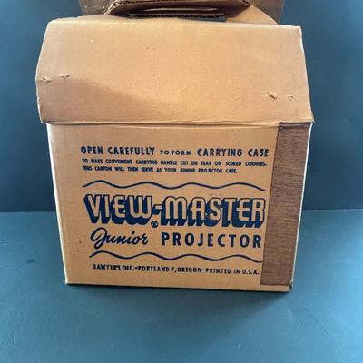 LOT 89: View Master Junior Projector & Wonders of the World Slides including Succulent Plants in Original Box-W. Taylor Marshall