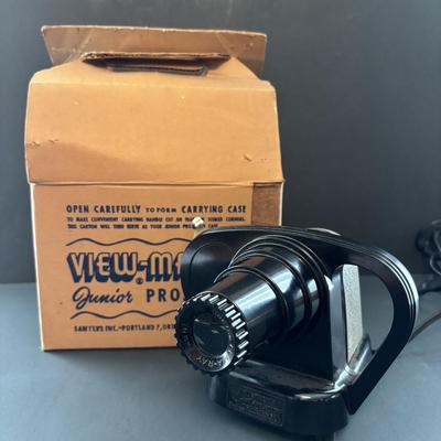 LOT 89: View Master Junior Projector & Wonders of the World Slides including Succulent Plants in Original Box-W. Taylor Marshall