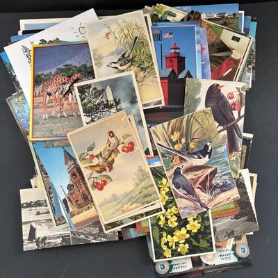 LOT: Large Collection of Loose Postcards