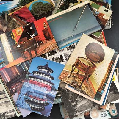 LOT: Large Collection of Loose Postcards