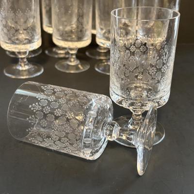 LOT 98: Vintage Rosenthal "Romance" Crystal Collection: Set of 12 Stemware (4.5")