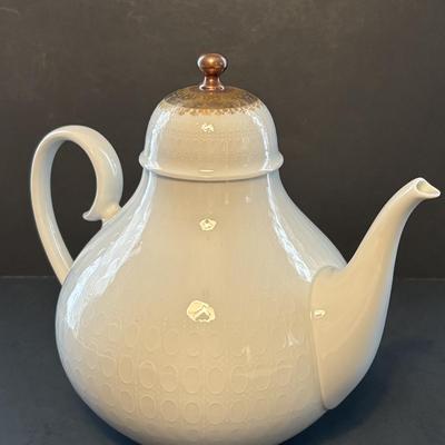 LOT Vintage Rosenthal "Romance" Collection: Teapot, 6 Cups & Saucers