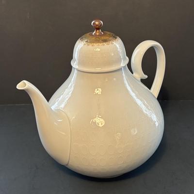 LOT Vintage Rosenthal "Romance" Collection: Teapot, 6 Cups & Saucers