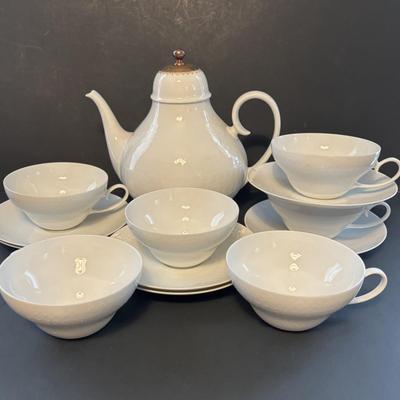 LOT Vintage Rosenthal "Romance" Collection: Teapot, 6 Cups & Saucers