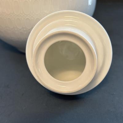 LOT 101: Vintage Rosenthal "Romance" Collection: Coffee/Teapot, 6 Teacups & 4 Saucers