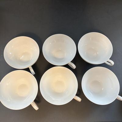 LOT 101: Vintage Rosenthal "Romance" Collection: Coffee/Teapot, 6 Teacups & 4 Saucers