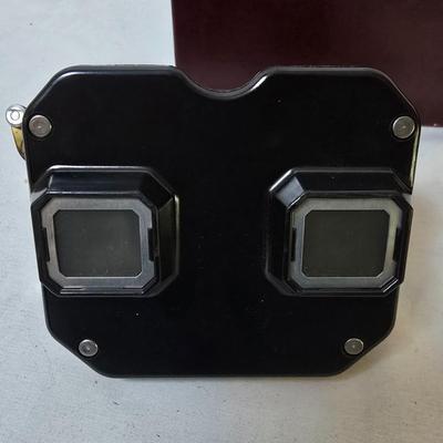 LOT 115: Vintage View Master with Reels