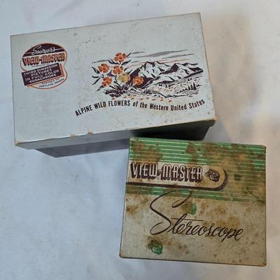 LOT 115: Vintage View Master with Reels