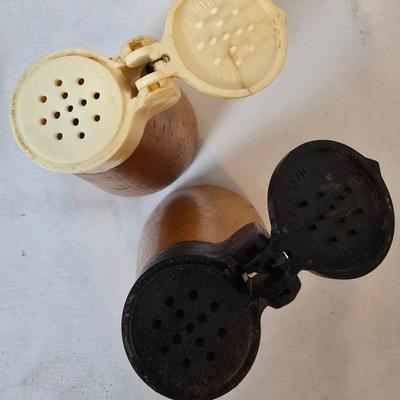 LOT 119: Carved Myrtlewood Bowls, Salt/Pepper Shakers & More