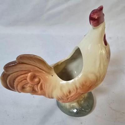 LOT 120: Rooster Themed Recipe Books and Cards with Ceramic Figurines and Wood Recipe Card Box