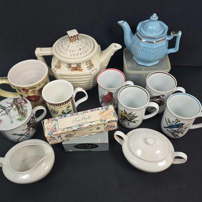 LOT 134: Time for Tea: Teapots, Cups & Infusers
