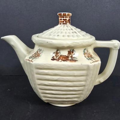 LOT 134: Time for Tea: Teapots, Cups & Infusers