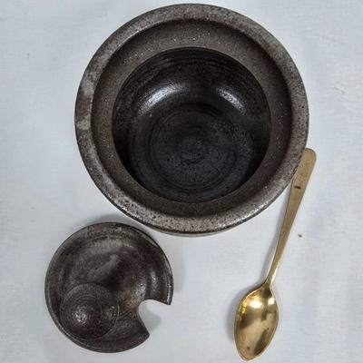 LOT 135: Stoneware Collection in Brown Tones; Mugs, Butter Sauce Dish, Custard Cups, Jars and More
