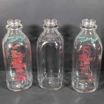 LOT 145: Vintage Milk Bottles, Spongeware Reco Crock, En Provence Rooster Canister & More