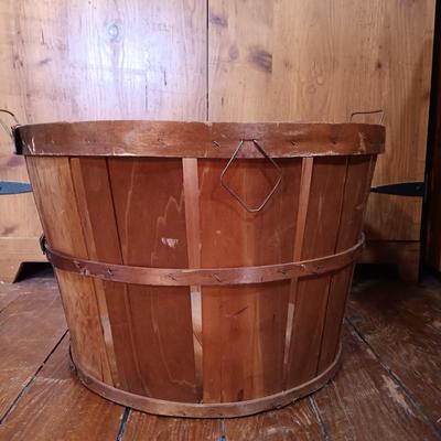 LOT 152: Set of (5) Bushel and Picking Baskets