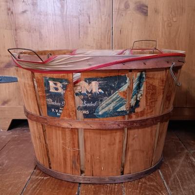 LOT 152: Set of (5) Bushel and Picking Baskets