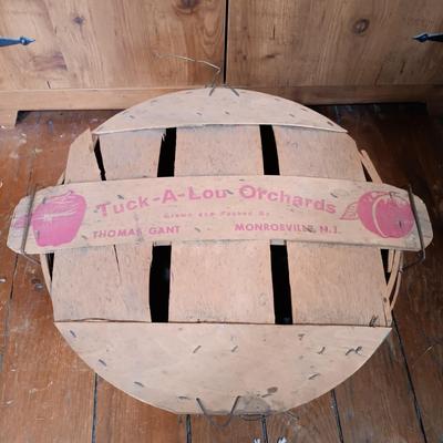 LOT 152: Set of (5) Bushel and Picking Baskets