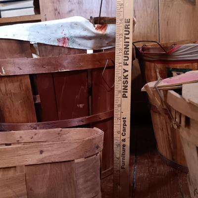 LOT 152: Set of (5) Bushel and Picking Baskets
