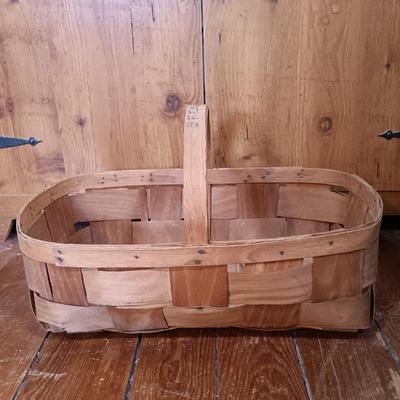 LOT 152: Set of (5) Bushel and Picking Baskets