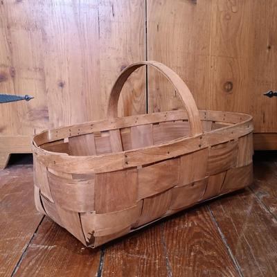 LOT 152: Set of (5) Bushel and Picking Baskets