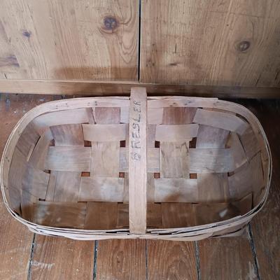LOT 152: Set of (5) Bushel and Picking Baskets