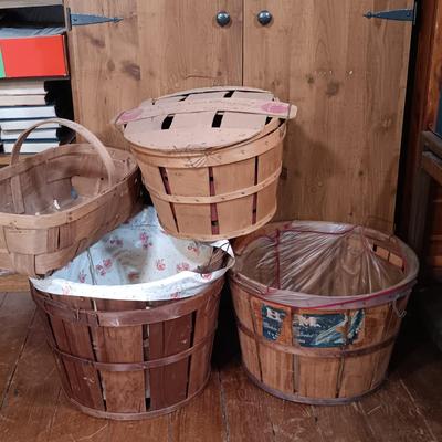 LOT 152: Set of (5) Bushel and Picking Baskets