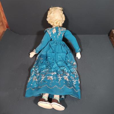 LOT 155: Antique Painted Face Cloth Art Dolls