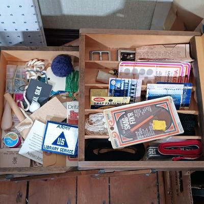 LOT 158: Vintage Strømmen Accordion Sewing Box with Sewing Notions & More
