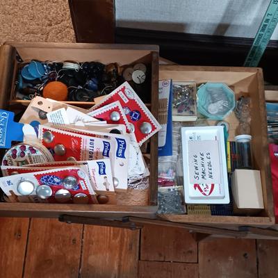 LOT 158: Vintage Strømmen Accordion Sewing Box with Sewing Notions & More