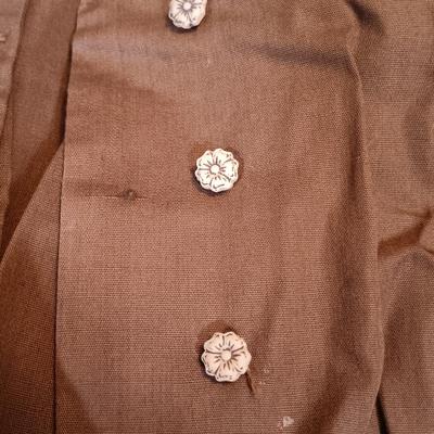 LOT 161: Collection of Vintage and Antique Collars, Vintage Purses & More