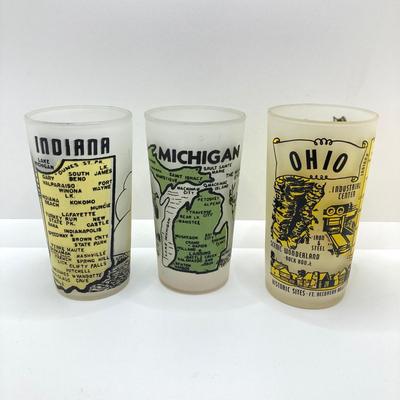 LOT 165: Vintage Frosted Drinking Glasses - Atlas Hazel, Libbey and More
