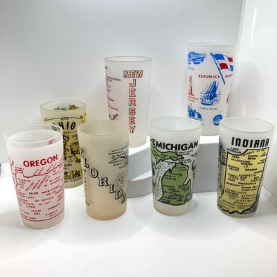 LOT 165: Vintage Frosted Drinking Glasses - Atlas Hazel, Libbey and More