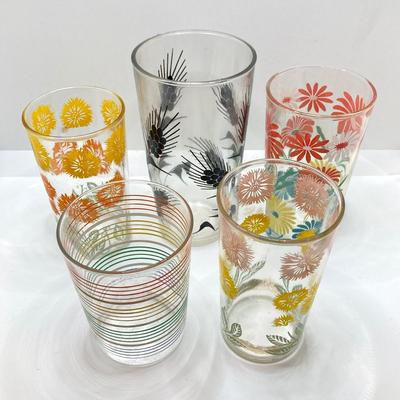 LOT 166: Vintage Glasses - Juice Pitcher, Juicer with Collection of Drinking Glasses