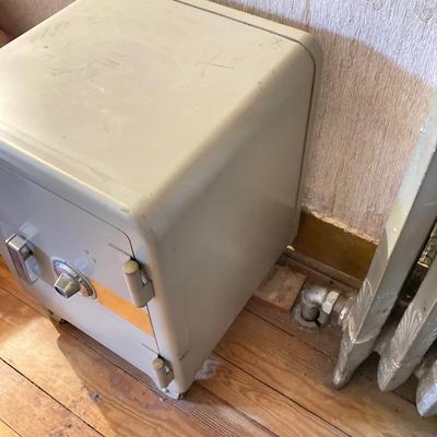LOT 169: John D. Brush & Co, Inc. Keep / Safe Rolling Floor Safe