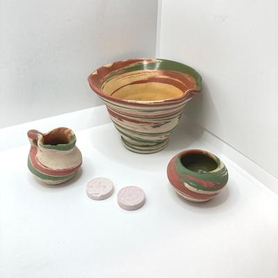 LOT 174: Handcrafted Baskets and Pottery (Silver Springs, Fla.)