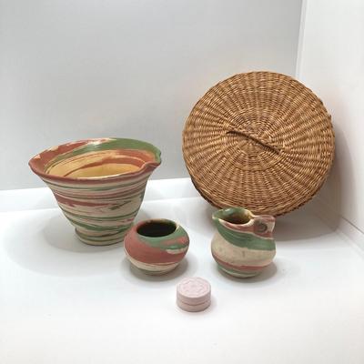 LOT 174: Handcrafted Baskets and Pottery (Silver Springs, Fla.)