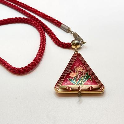 LOT 176: Asian Inspired Collection - Purses and Cloisonne Jewelry