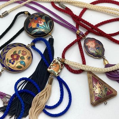 LOT 176: Asian Inspired Collection - Purses and Cloisonne Jewelry