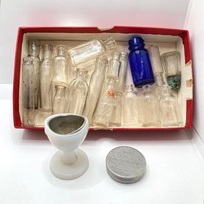 LOT 184: Collection of Vintage / Antique Miniature Glass Bottles, Oil Cans, Black Pantry Tin and More
