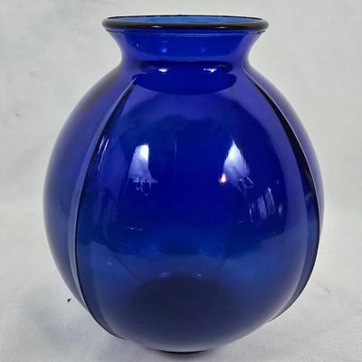 LOT 191: Colbalt Blue Glass Collection: Pitcher, Candlesticks, Plate and Vases