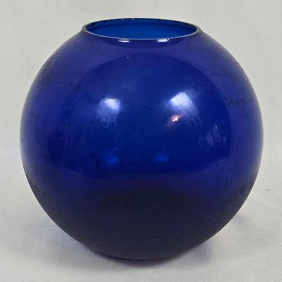 LOT 191: Colbalt Blue Glass Collection: Pitcher, Candlesticks, Plate and Vases