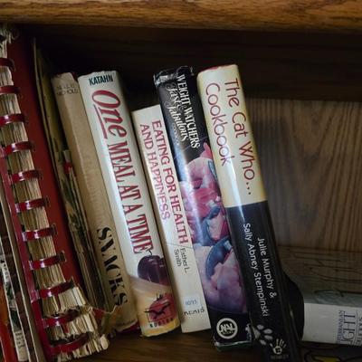 Assorted "feel good" "eat good" books - Simply Colorado - 365 Microwave meals - Sugar smart express - One meal at a...