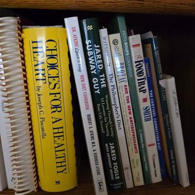 More "feel good" "Eat good" books - Thyroid solution - Choices for a healthy heart - Eat Smart - The good fat...
