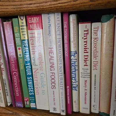 More "feel good" "Eat good" books - Thyroid solution - Choices for a healthy heart - Eat Smart - The good fat...