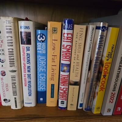 More "feel good" "Eat good" books - Thyroid solution - Choices for a healthy heart - Eat Smart - The good fat...