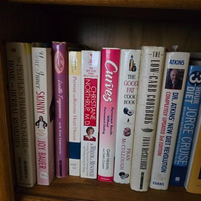 More "feel good" "Eat good" books - Thyroid solution - Choices for a healthy heart - Eat Smart - The good fat...