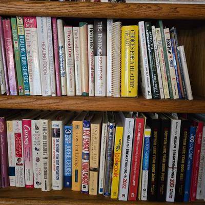 More "feel good" "Eat good" books - Thyroid solution - Choices for a healthy heart - Eat Smart - The good fat...